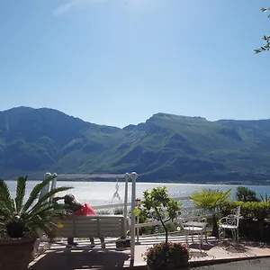 https://albergo-riviera.it-lombardy.com