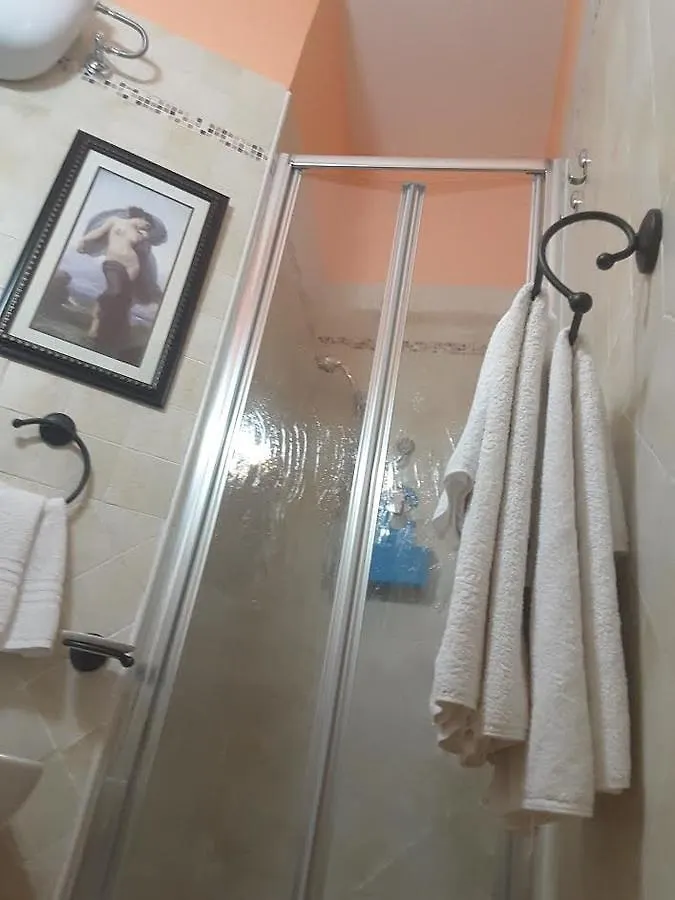 ** בית הארחה מלון קורטונה Casa Kita איטליה