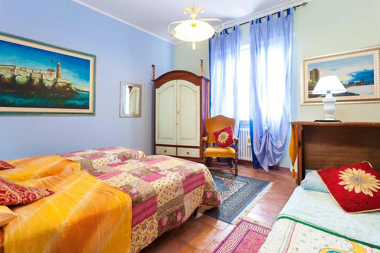 מלון קורטונה Casa Kita בית הארחה